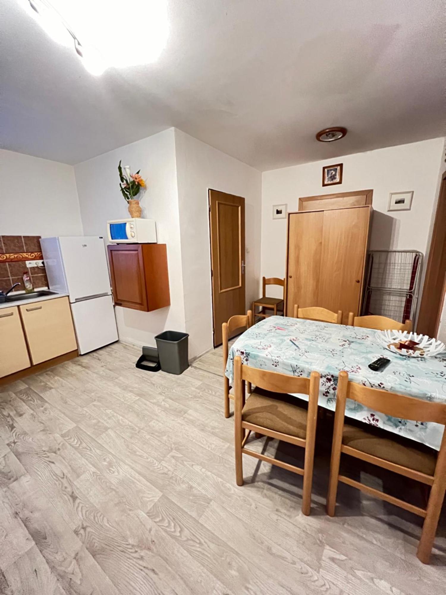 Ubytovani Sykora Apartments Velky Meder Luaran gambar