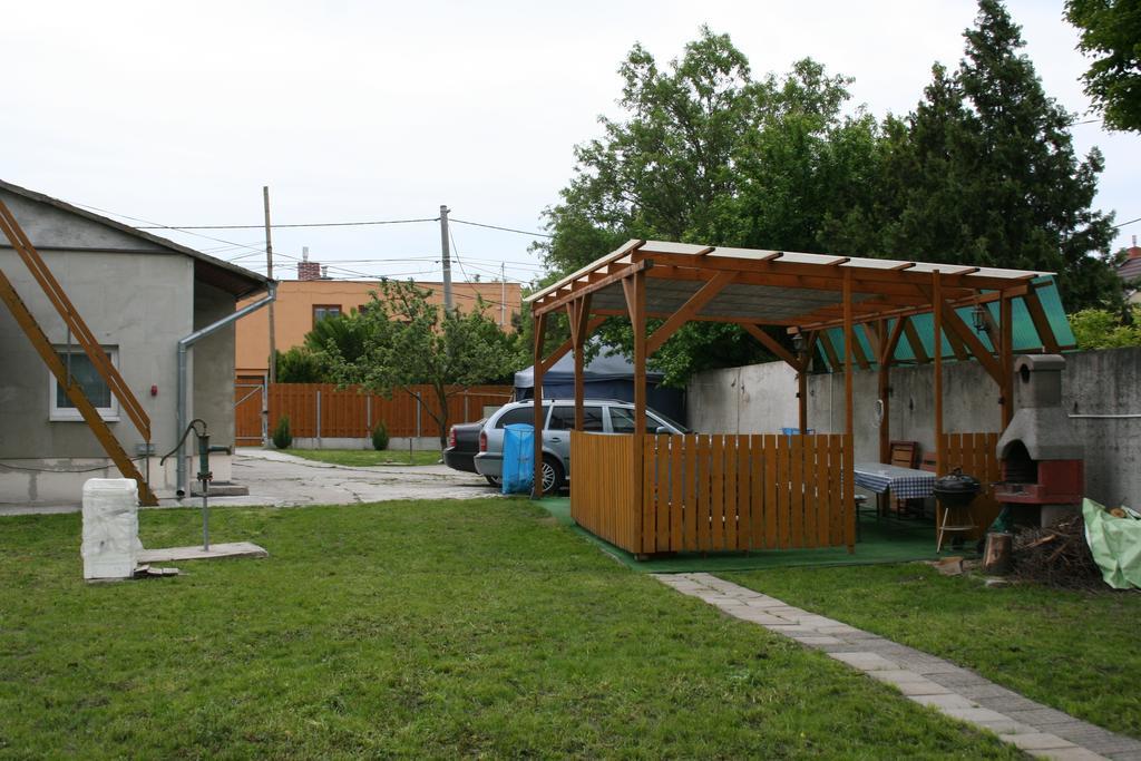 Ubytovani Sykora Apartments Velky Meder Luaran gambar