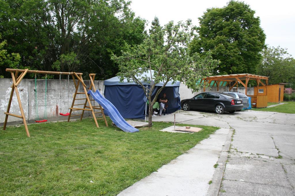 Ubytovani Sykora Apartments Velky Meder Luaran gambar