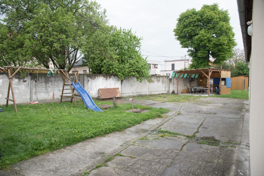 Ubytovani Sykora Apartments Velky Meder Luaran gambar
