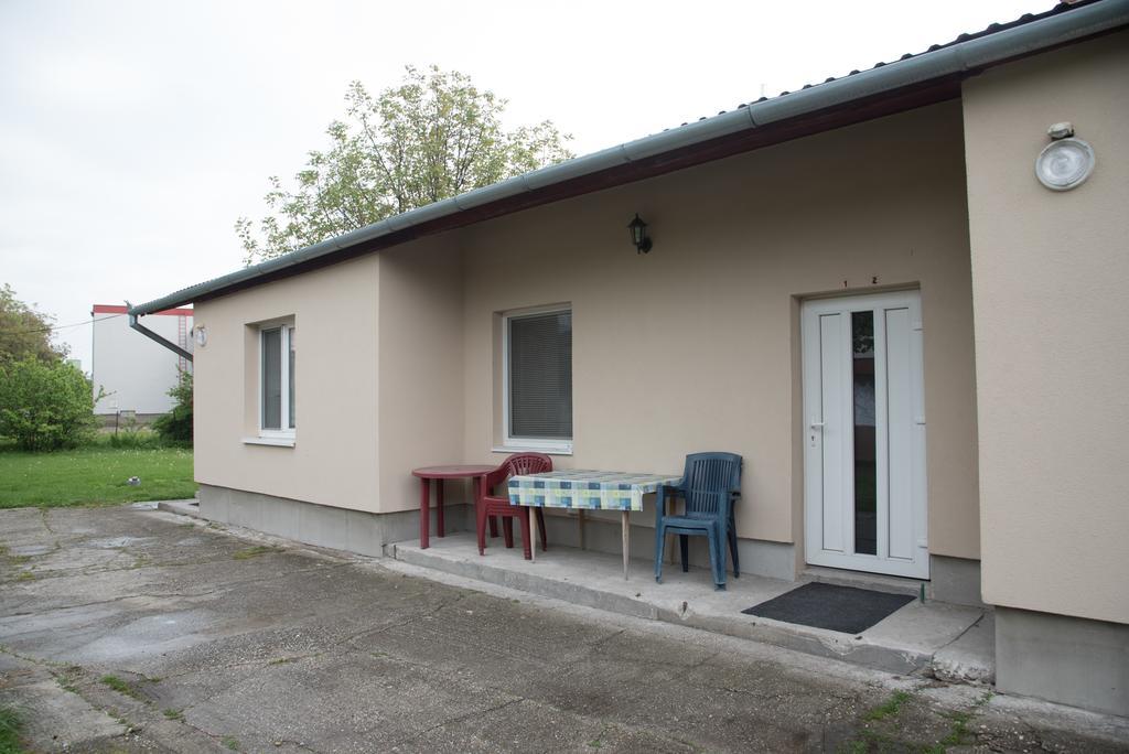 Ubytovani Sykora Apartments Velky Meder Luaran gambar